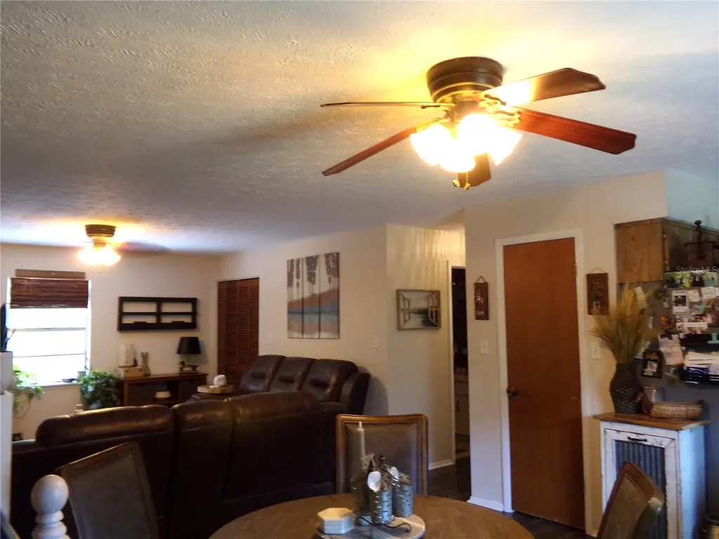 33068 Round Table Road Dade City FL 33523