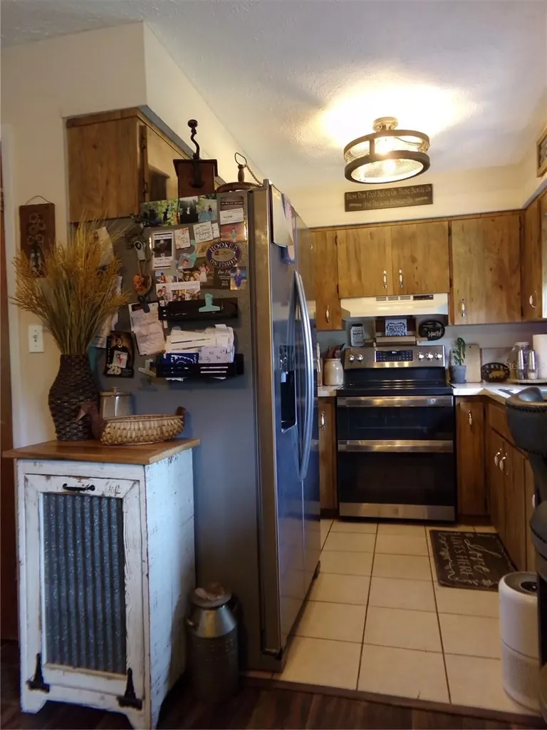 33068 Round Table Road Dade City FL 33523