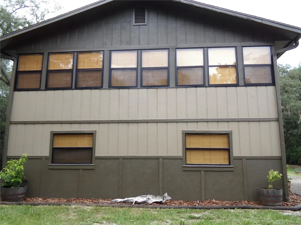 33068 Round Table Road Dade City FL 33523