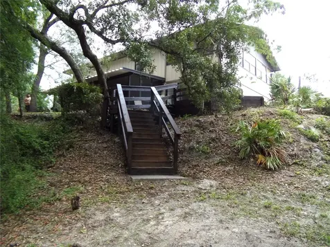 33068 Round Table Road Dade City FL 33523