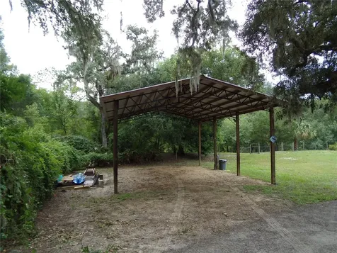 33068 Round Table Road Dade City FL 33523