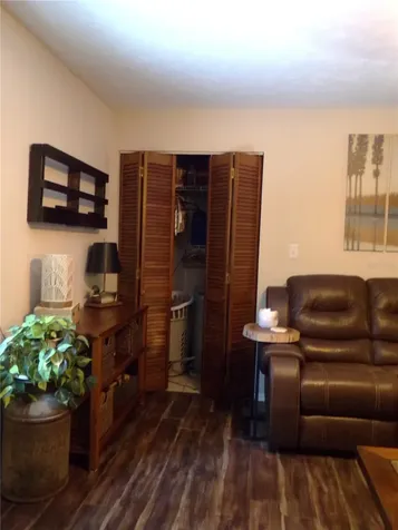 33068 Round Table Road Dade City FL 33523