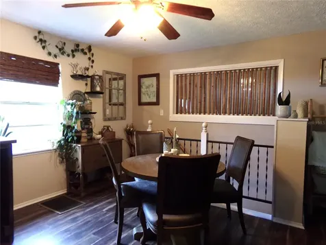 33068 Round Table Road Dade City FL 33523