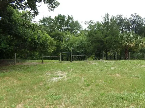 33068 Round Table Road Dade City FL 33523