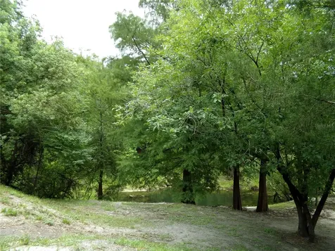 33068 Round Table Road Dade City FL 33523