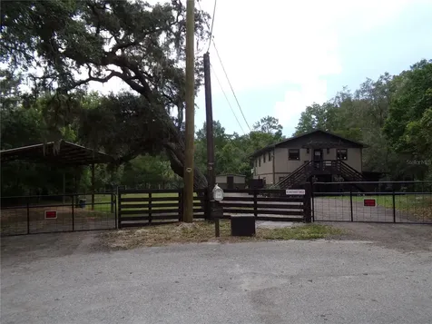 33068 Round Table Road Dade City FL 33523