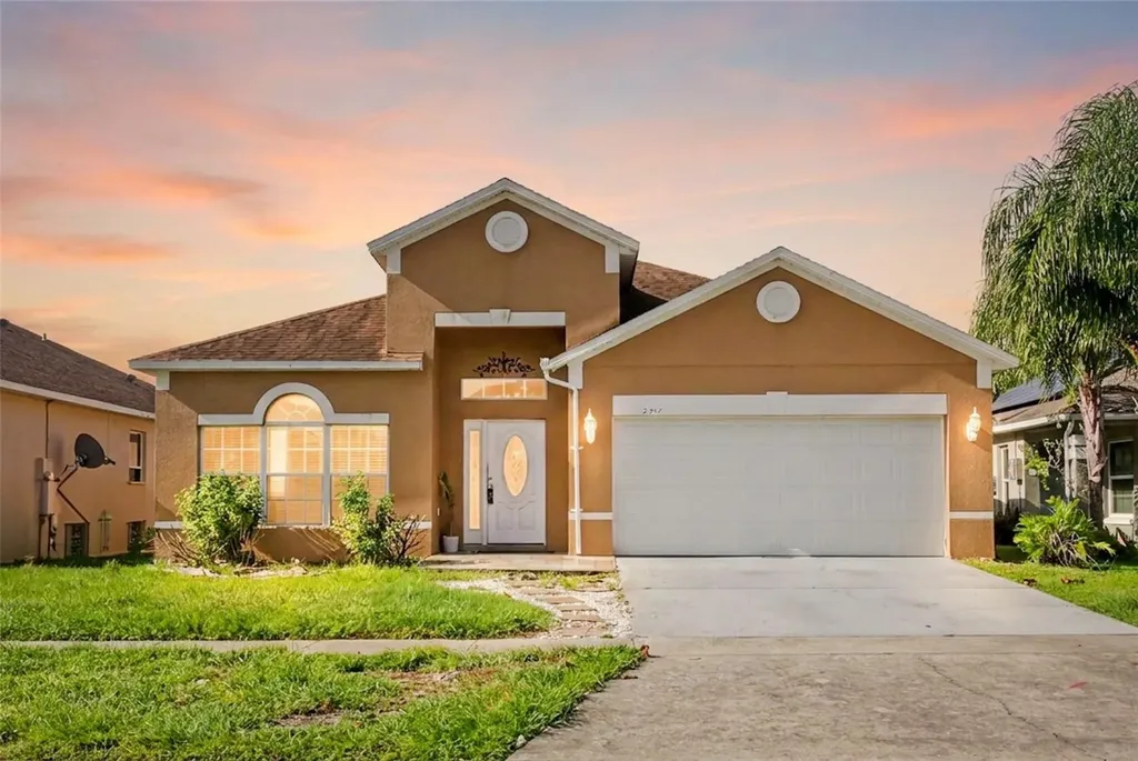 2244 Mallard Creek Circle Kissimmee FL 34743