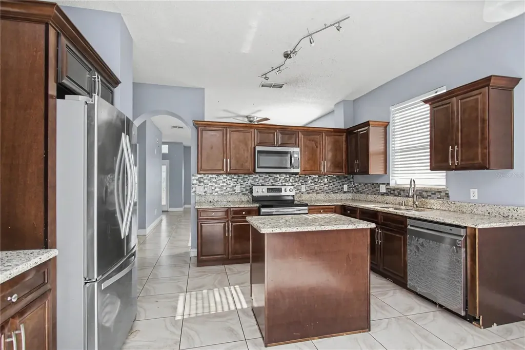 2244 Mallard Creek Circle Kissimmee FL 34743