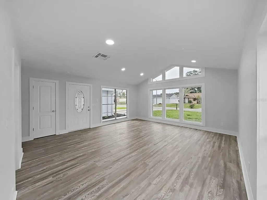 7513 Mayfair Court Tampa FL 33634