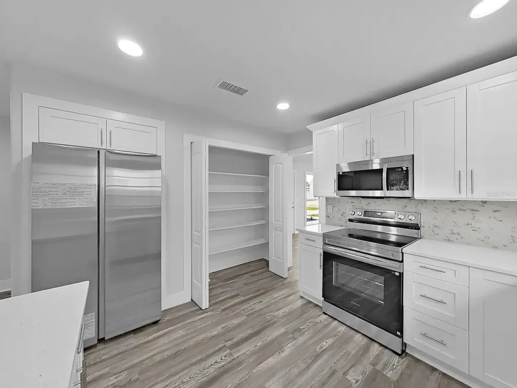 7513 Mayfair Court Tampa FL 33634