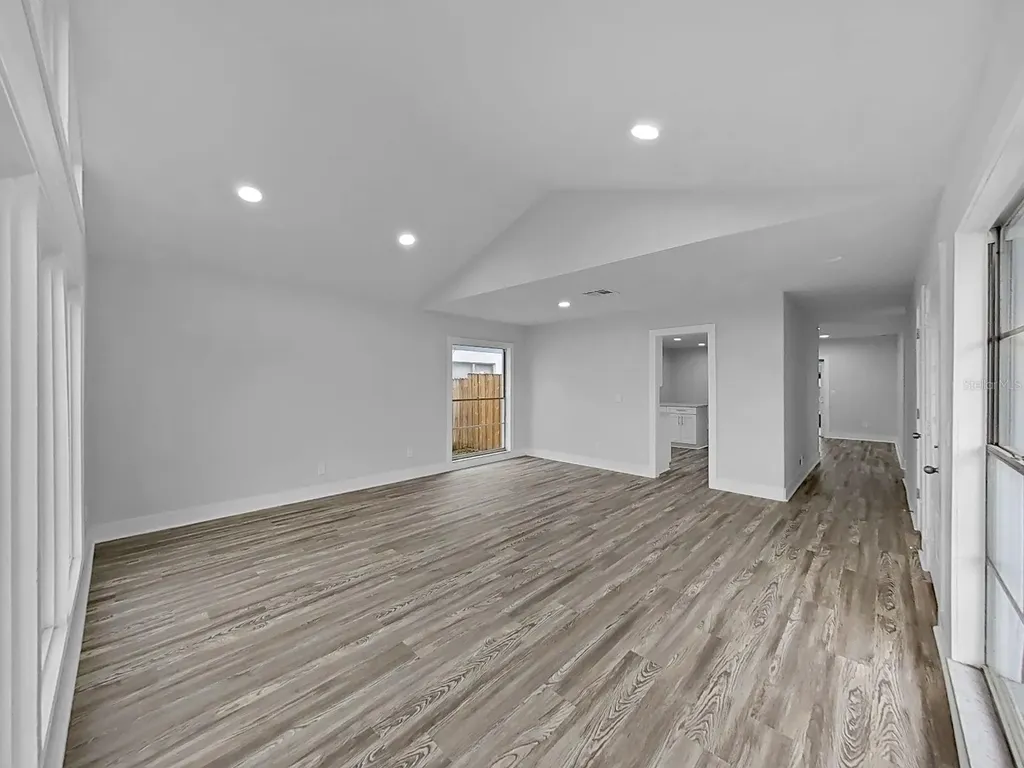 7513 Mayfair Court Tampa FL 33634