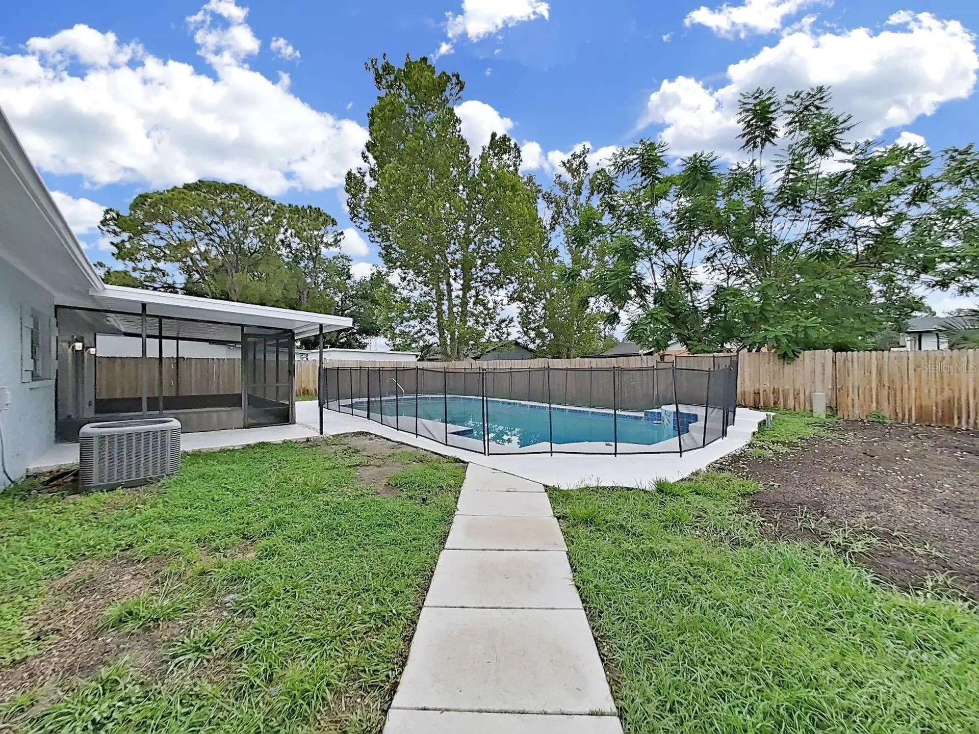 7513 Mayfair Court Tampa FL 33634