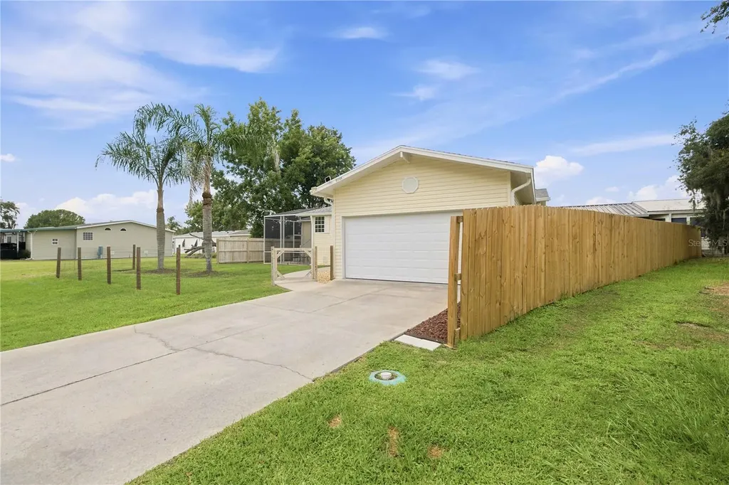 5230 Lexington Circle Wildwood FL 34785