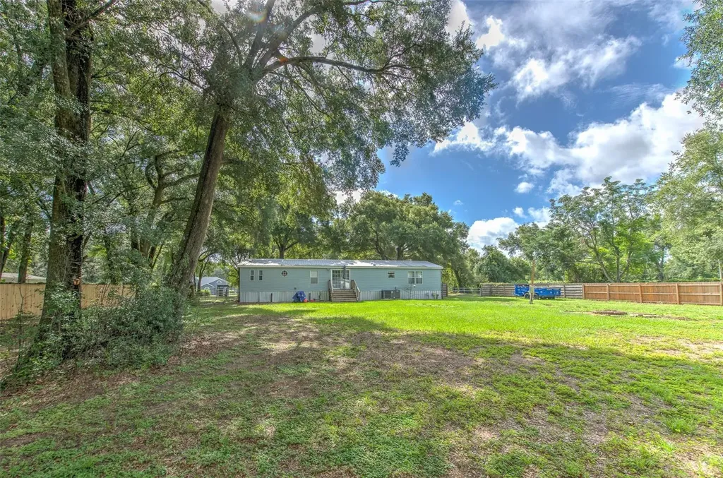 1606 N Kingsway Road Seffner FL 33584