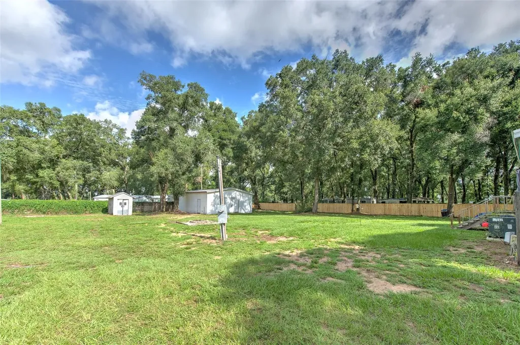 1606 N Kingsway Road Seffner FL 33584