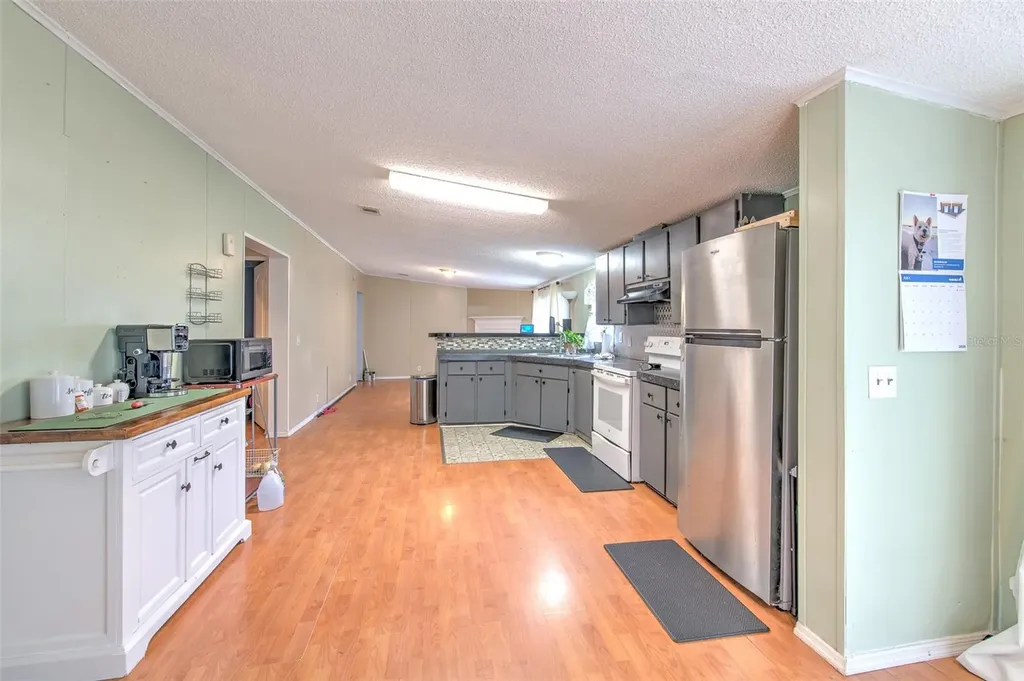 1606 N Kingsway Road Seffner FL 33584