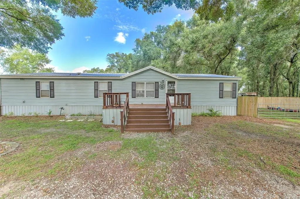 1606 N Kingsway Road Seffner FL 33584