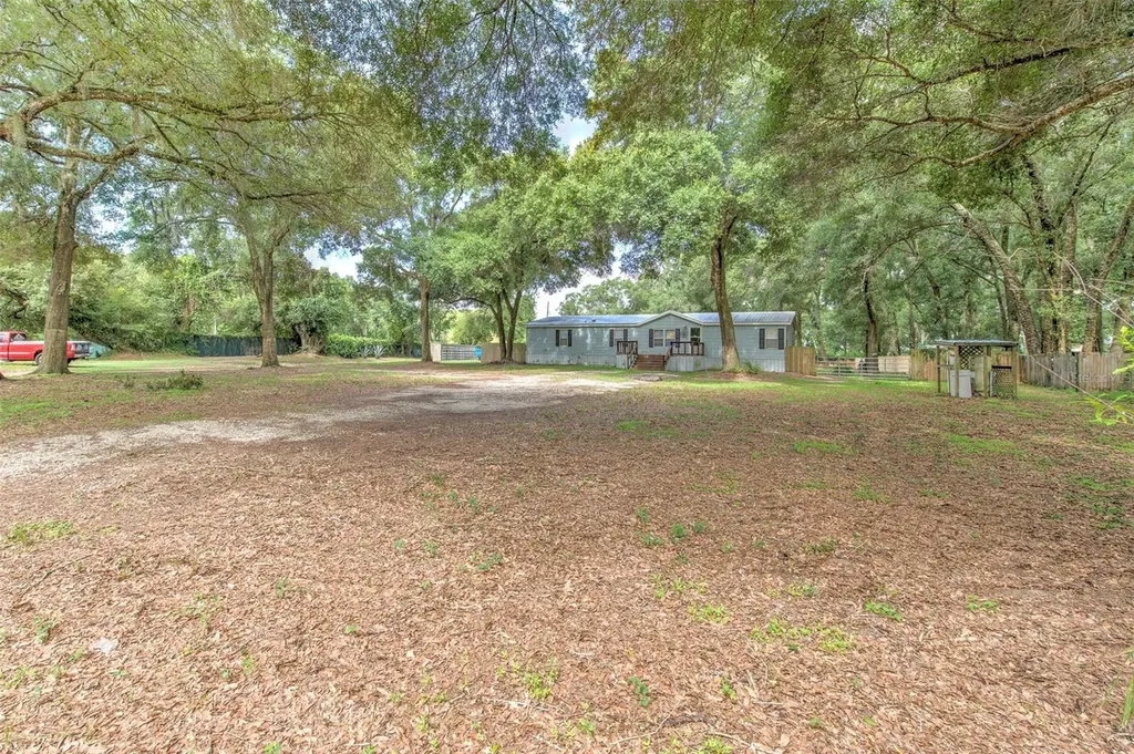 1606 N Kingsway Road Seffner FL 33584