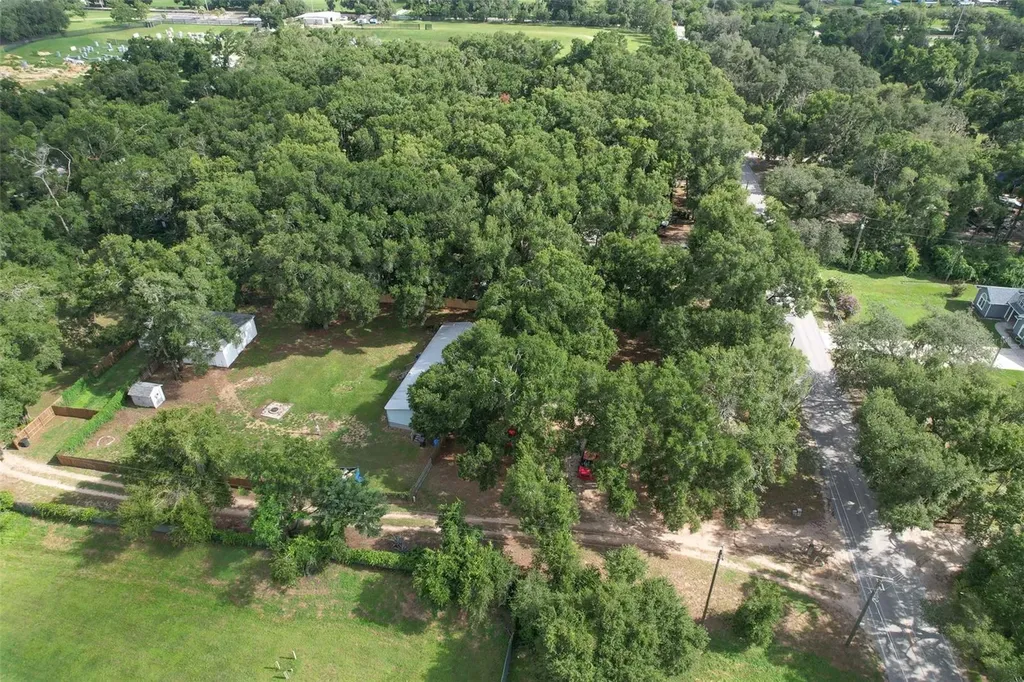 1606 N Kingsway Road Seffner FL 33584