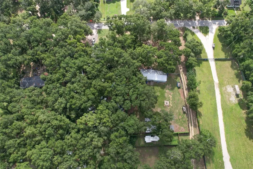 1606 N Kingsway Road Seffner FL 33584