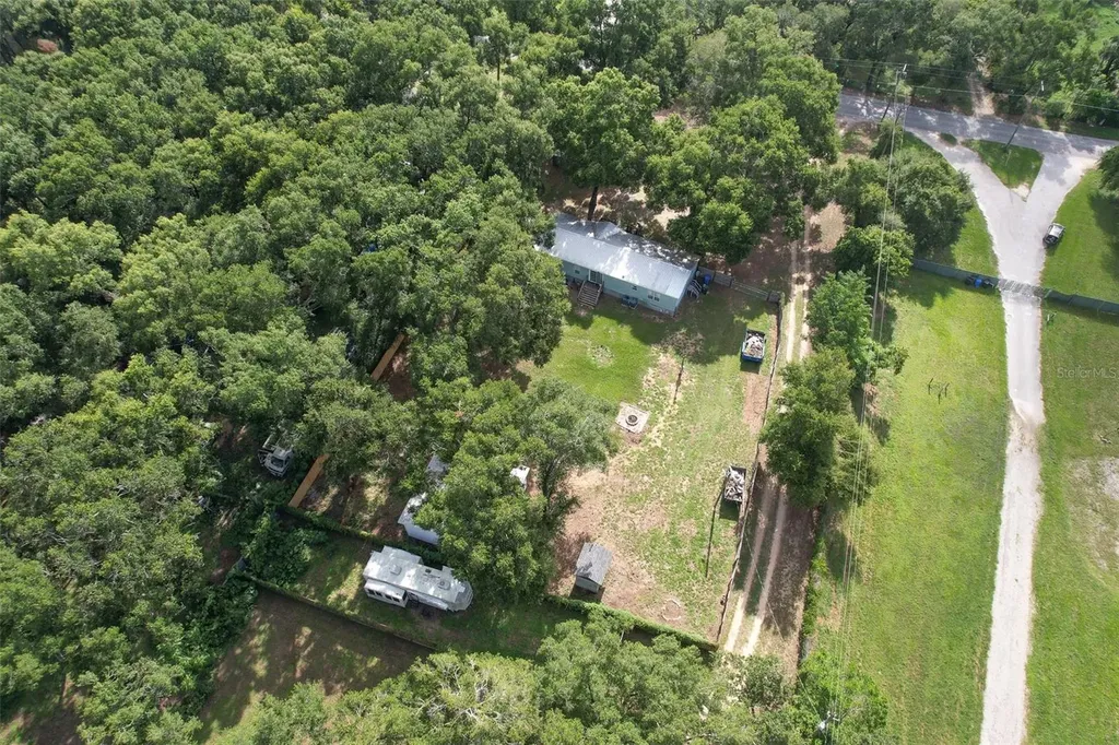 1606 N Kingsway Road Seffner FL 33584