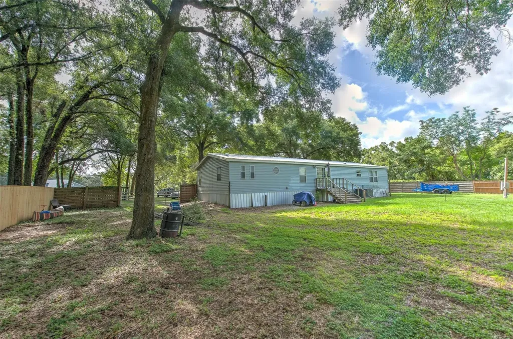 1606 N Kingsway Road Seffner FL 33584
