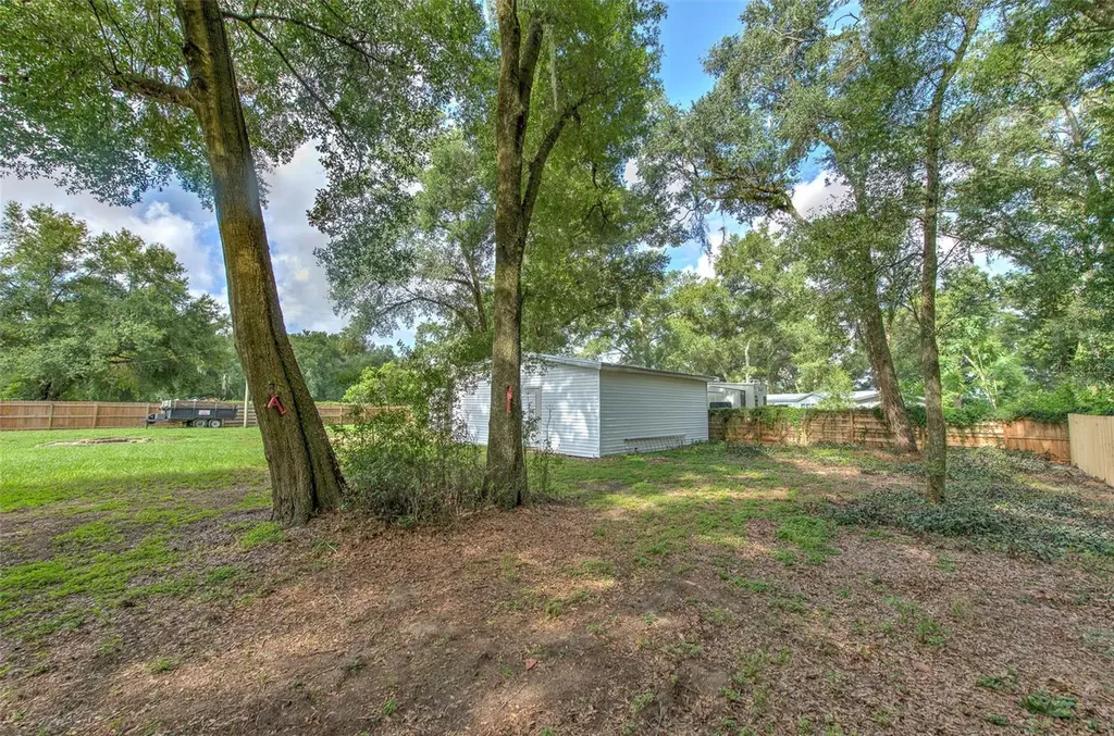 1606 N Kingsway Road Seffner FL 33584