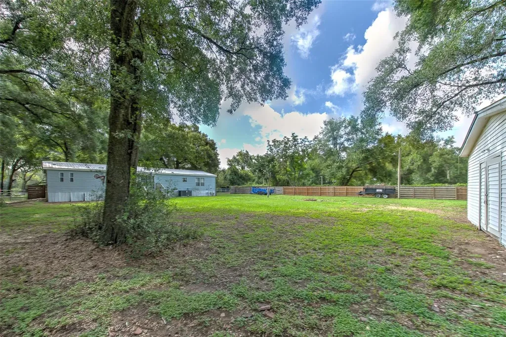 1606 N Kingsway Road Seffner FL 33584