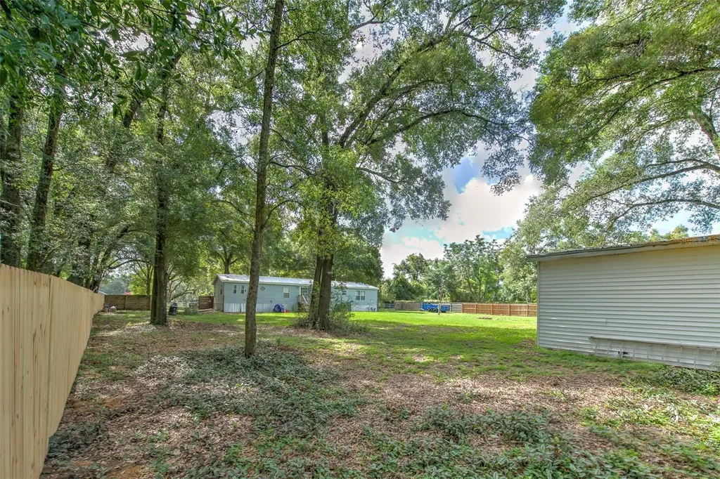 1606 N Kingsway Road Seffner FL 33584