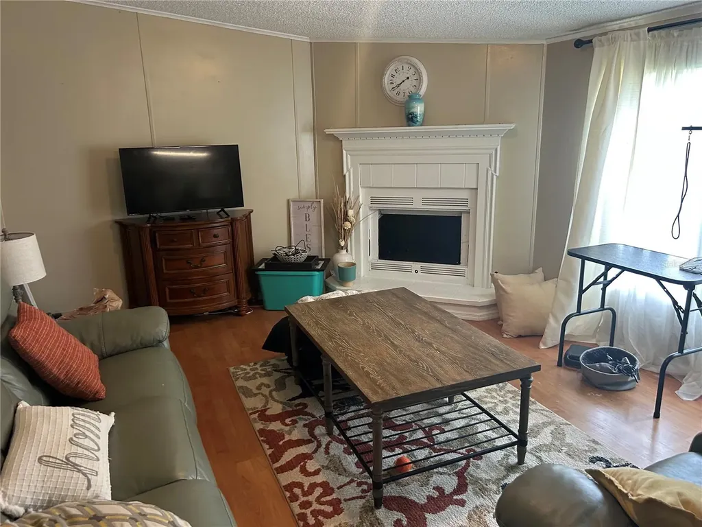 1606 N Kingsway Road Seffner FL 33584