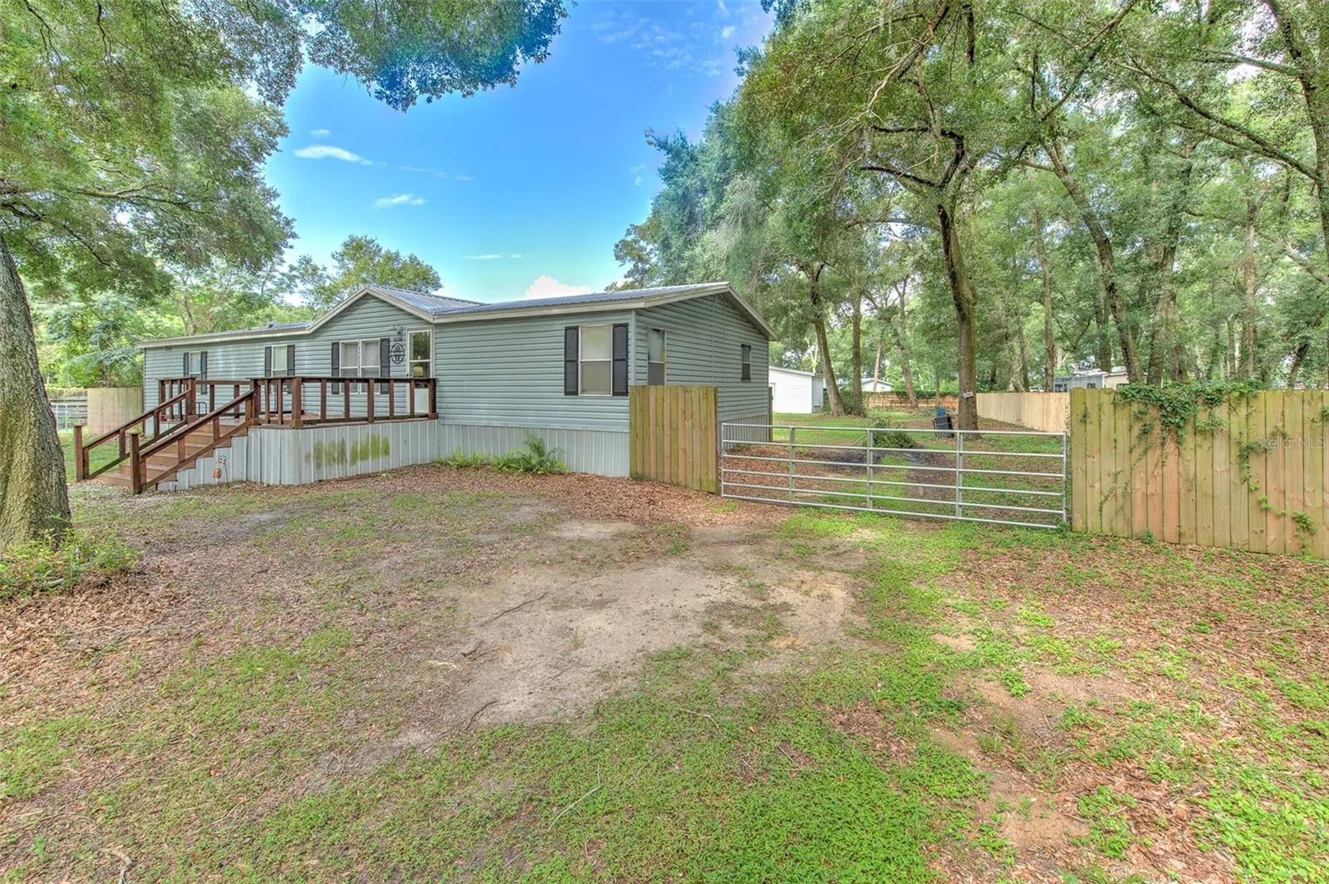 1606 N Kingsway Road Seffner FL 33584