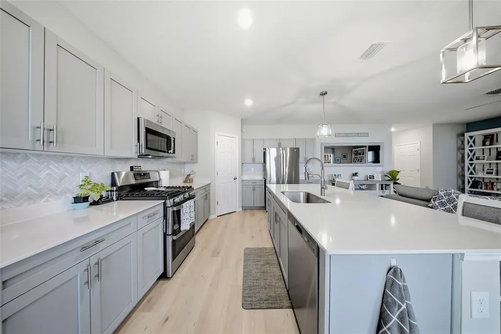 12953 Camarillo Place Lithia FL 33547