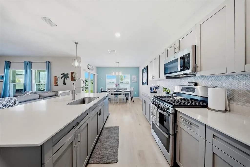 12953 Camarillo Place Lithia FL 33547