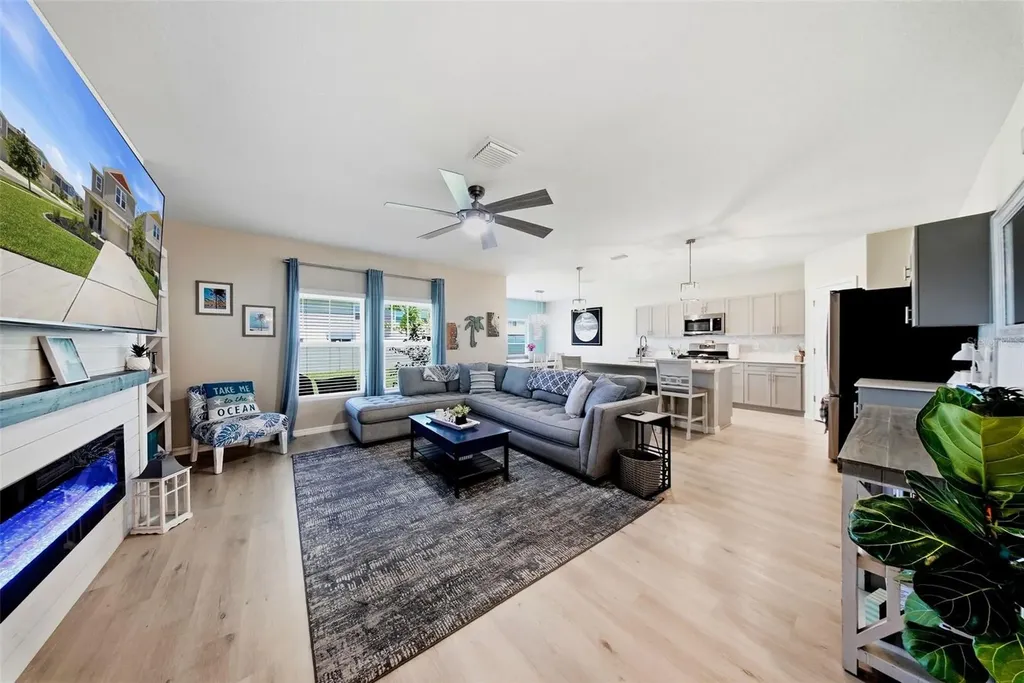 12953 Camarillo Place Lithia FL 33547