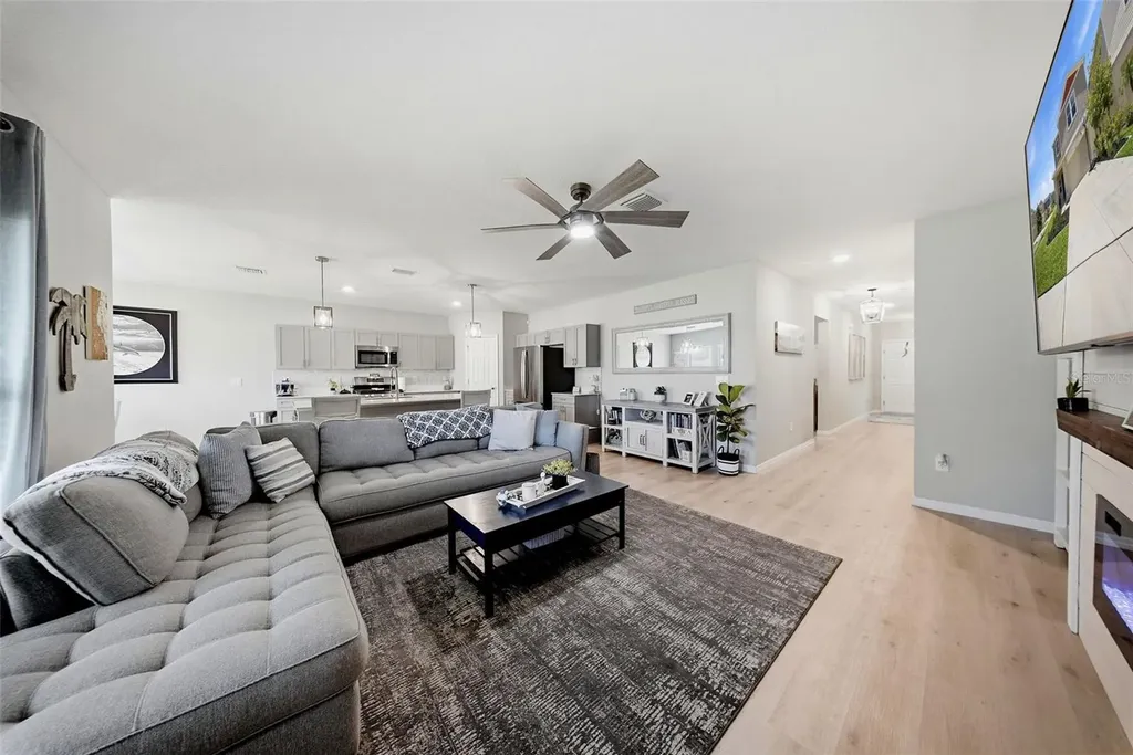 12953 Camarillo Place Lithia FL 33547