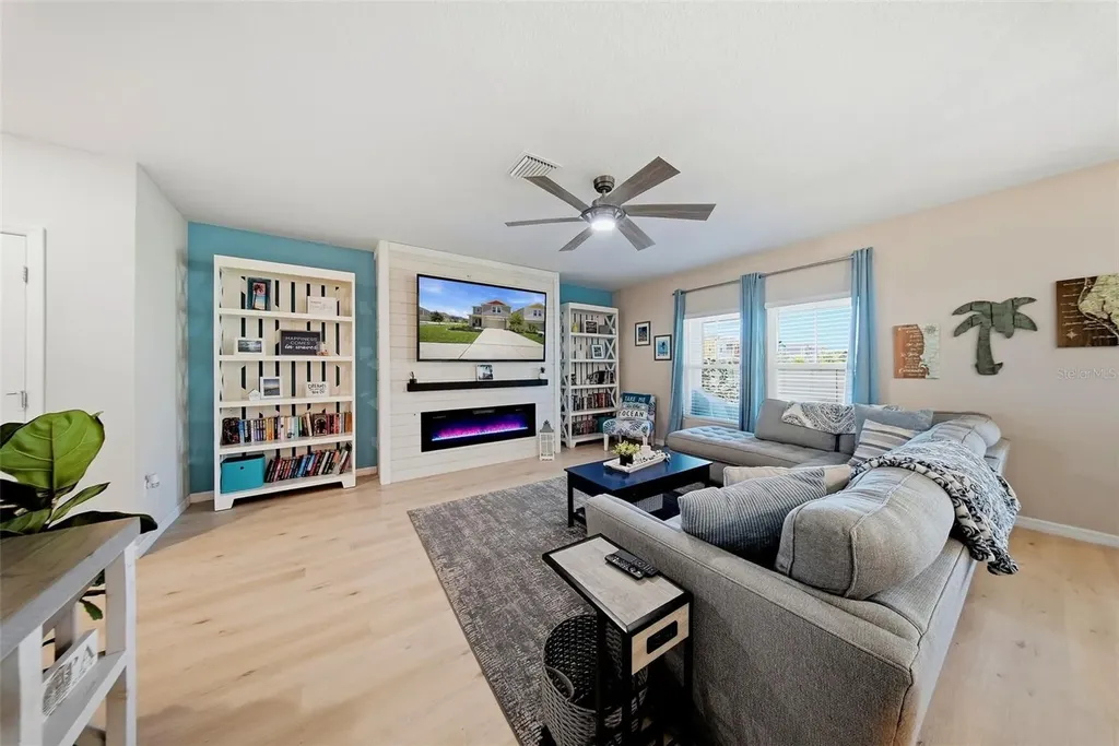 12953 Camarillo Place Lithia FL 33547