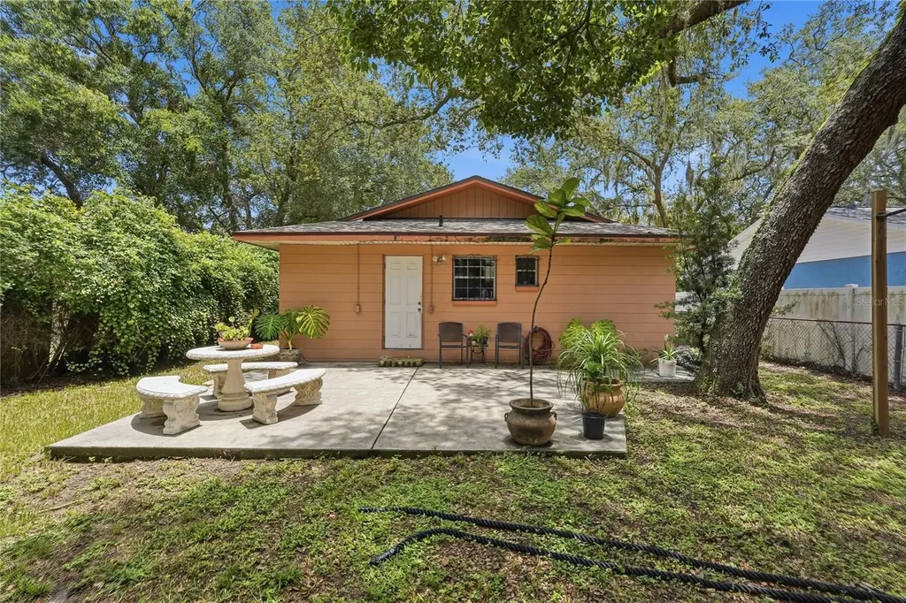 12922 N Albany Avenue Tampa FL 33612