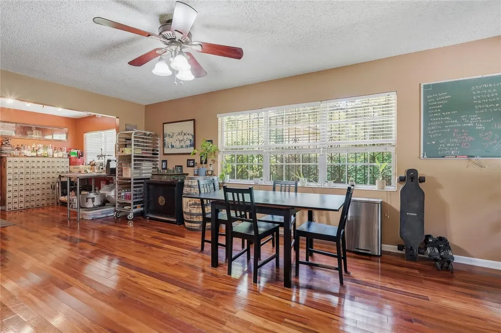 12922 N Albany Avenue Tampa FL 33612