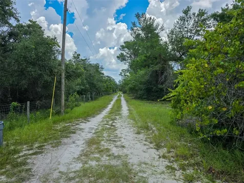 340 Sand Pine Place Geneva FL 32732