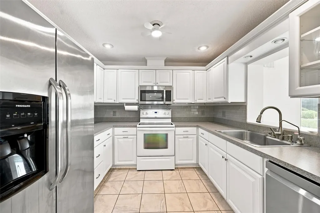 1811 Milford Circle Sun City Center FL 33573