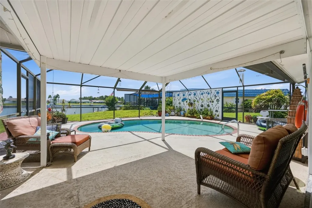 1811 Milford Circle Sun City Center FL 33573