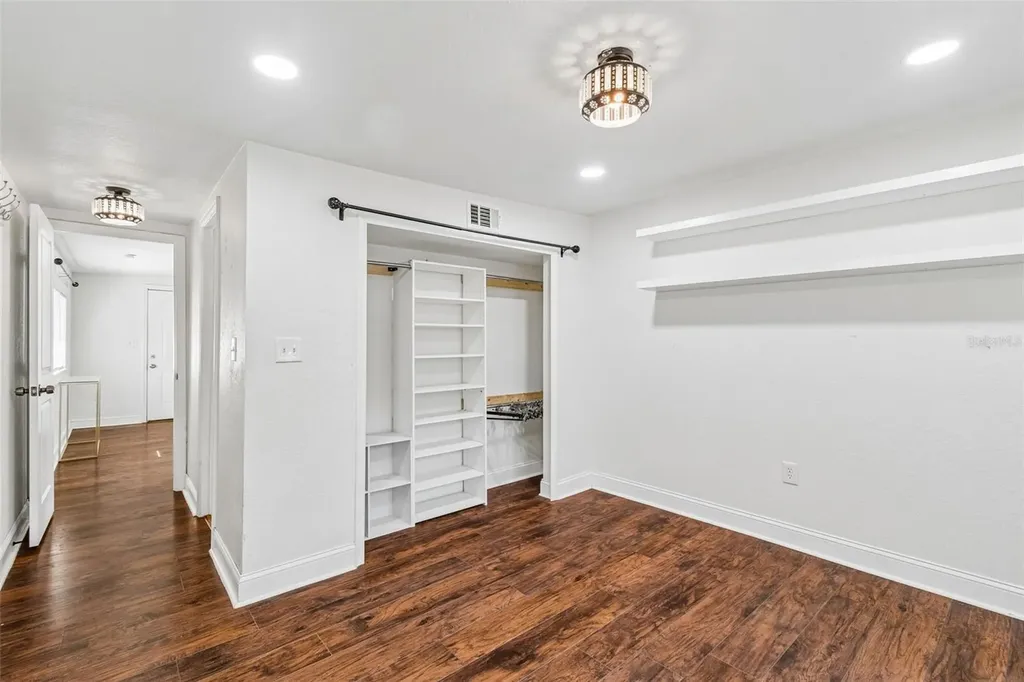 1202 E Annie Street Tampa FL 33612