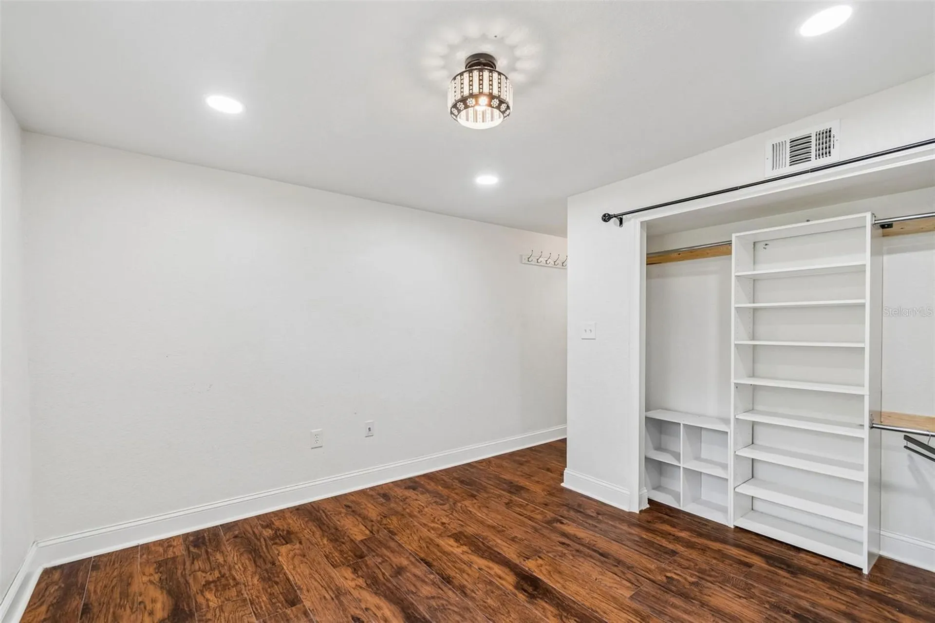 1202 E Annie Street Tampa FL 33612