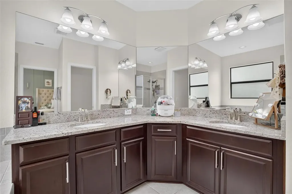 4752 Wandering Way Wesley Chapel FL 33544