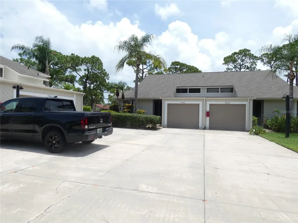 7917 Pinegrove Court Sarasota FL 34238