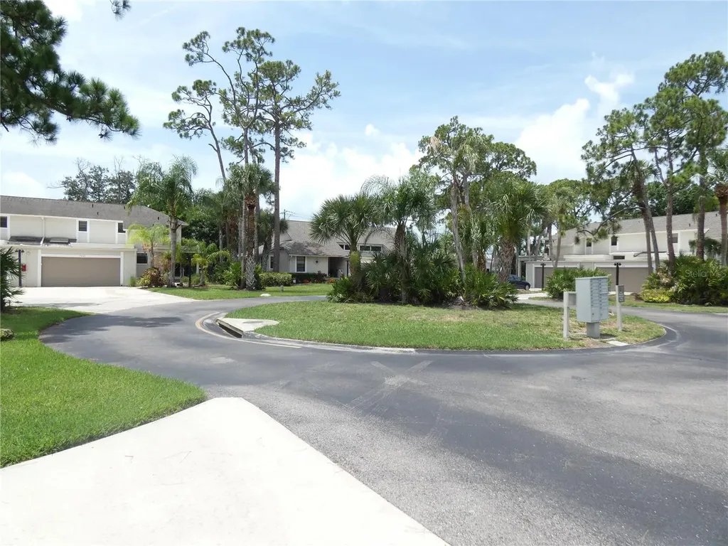 7917 Pinegrove Court Sarasota FL 34238