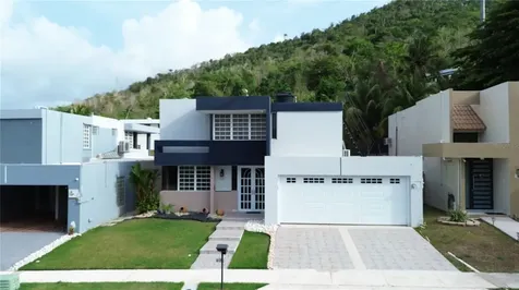 Estancias De Bairoa Calle Miramelinda Caguas PR 00725