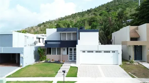 Estancias De Bairoa Calle Miramelinda Caguas PR 00725