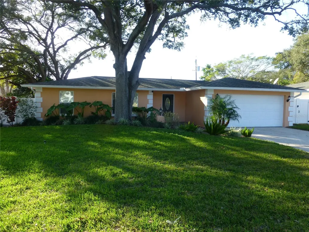 752 Patricia Avenue Dunedin FL 34698
