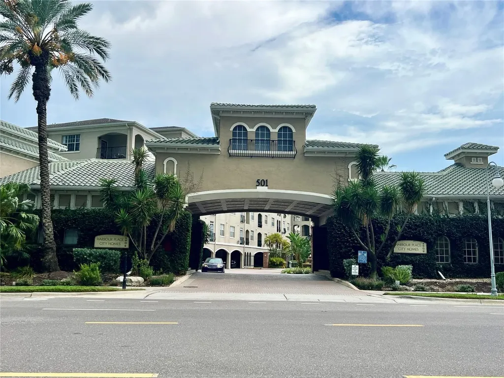 501 Knights Run Avenue Tampa FL 33602